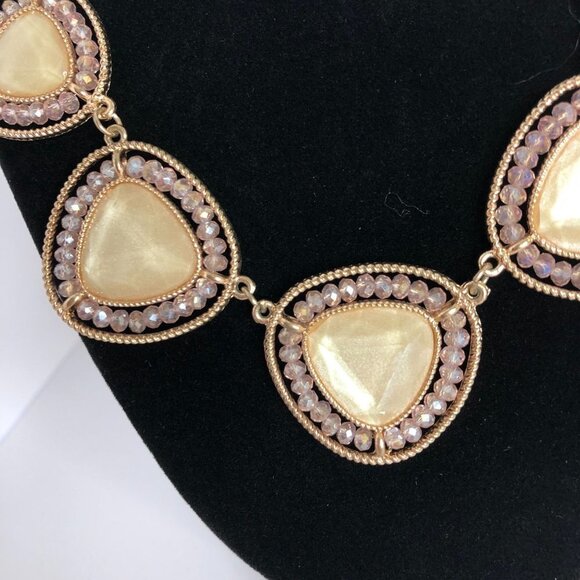 FRANCESCA'S Meera Pink Gold Beaded Statement Necklace - Picture 3 of 8